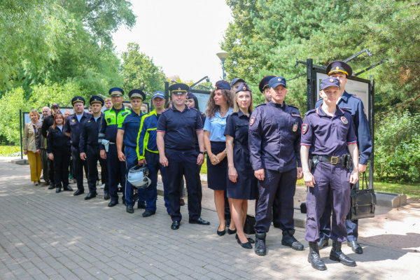 В усадьбе Воронцово открыли фотовыставку «Служу закону! Живу жизнью»